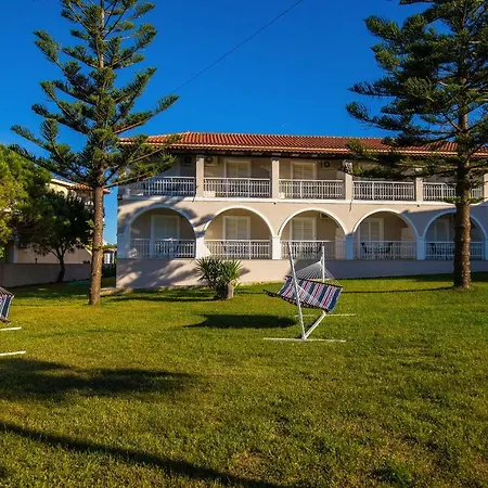 Kondarini's Sea View Studios *