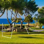 Kondarini's Sea View Studios