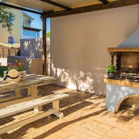 Kondarini's Sea View - Close To The Beach, By Zantewize