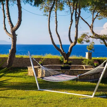 Апартаменты Kondarini's Sea View - Close To The Beach, By Zantewize *